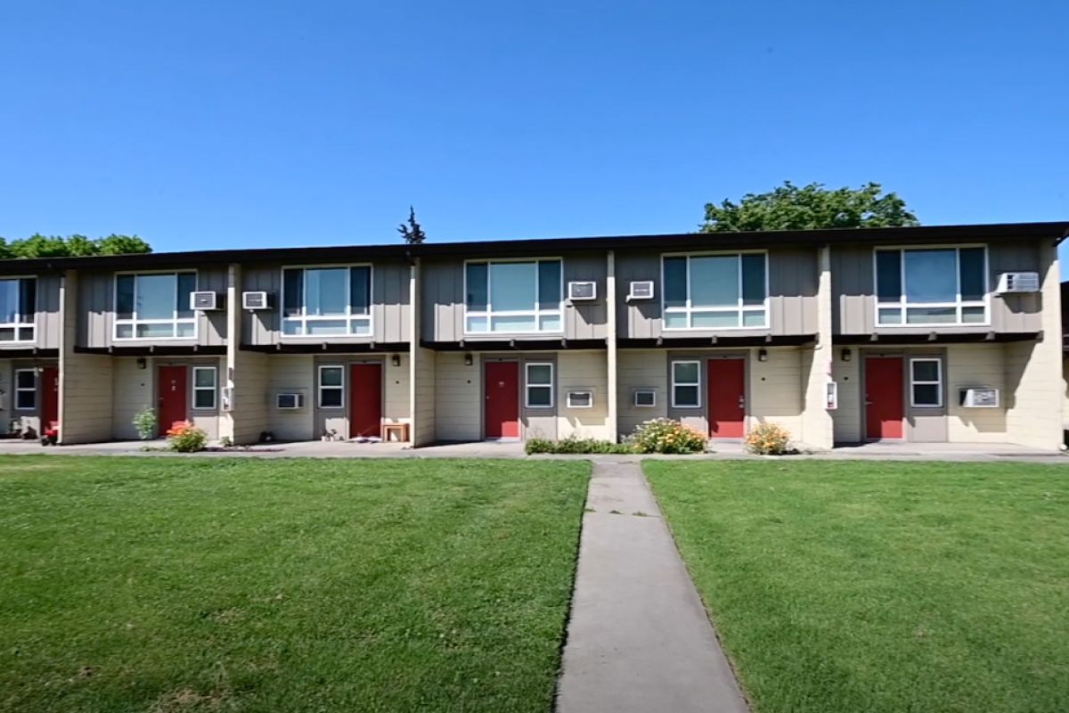 Townhouse Apartments