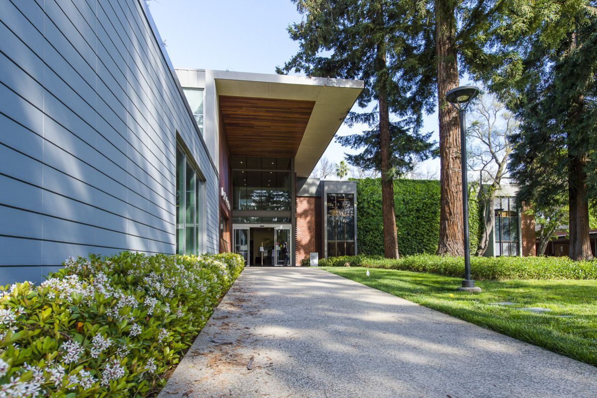 The entrance to the library is depicted.