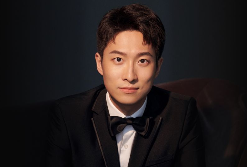 Shichao Zhang 